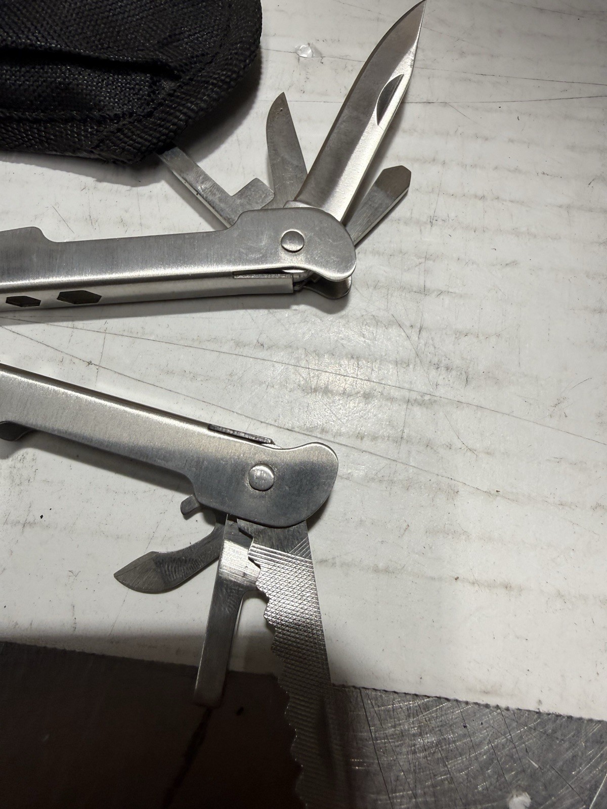 Multitool Stainless Steel Pliers W/ Silver Handle And Multitool Pocketknife Mint