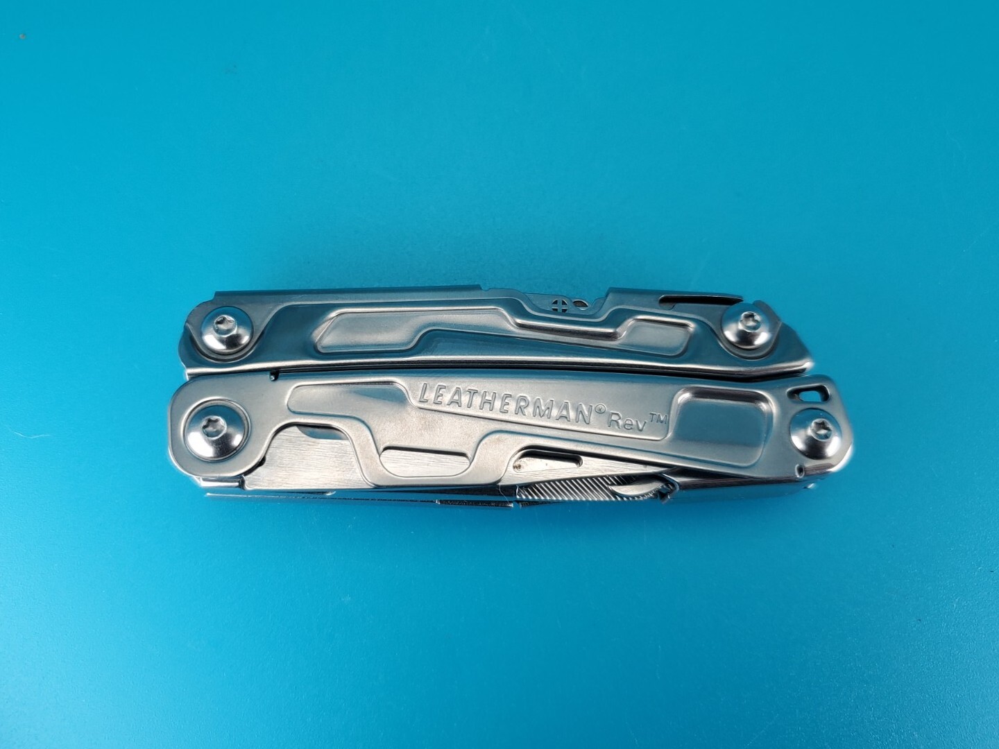 Leatherman Rev 3.8″ Multi-Tool, Stainless! *RUST ON ITEM*