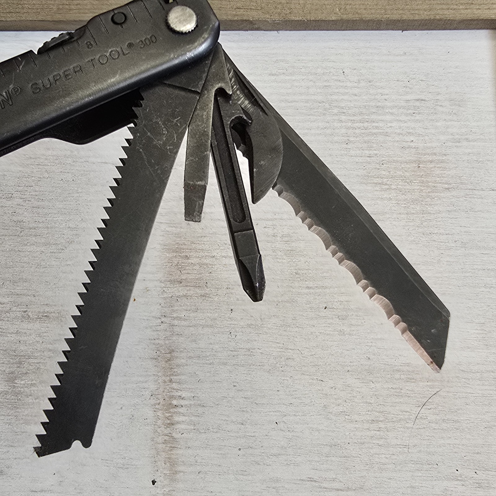 LEATHERMAN SUPER TOOL 300 MULTI TOOL PLIERS KNIFE SUPERTOOL 831106 BLACK OXIDE