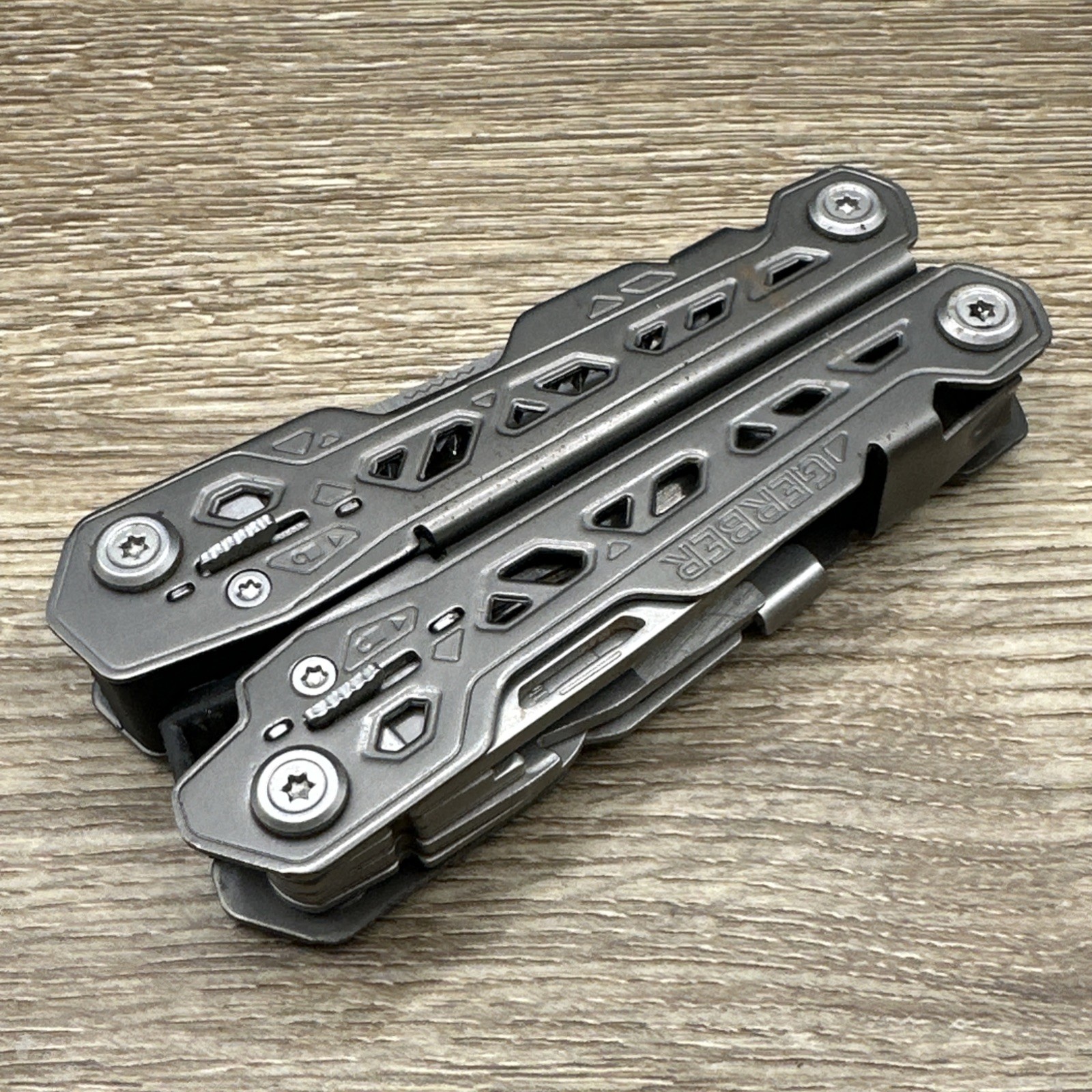 Gerber Truss Multi-Tool Pliers Knife Folding EDC FAST SHIPPING!