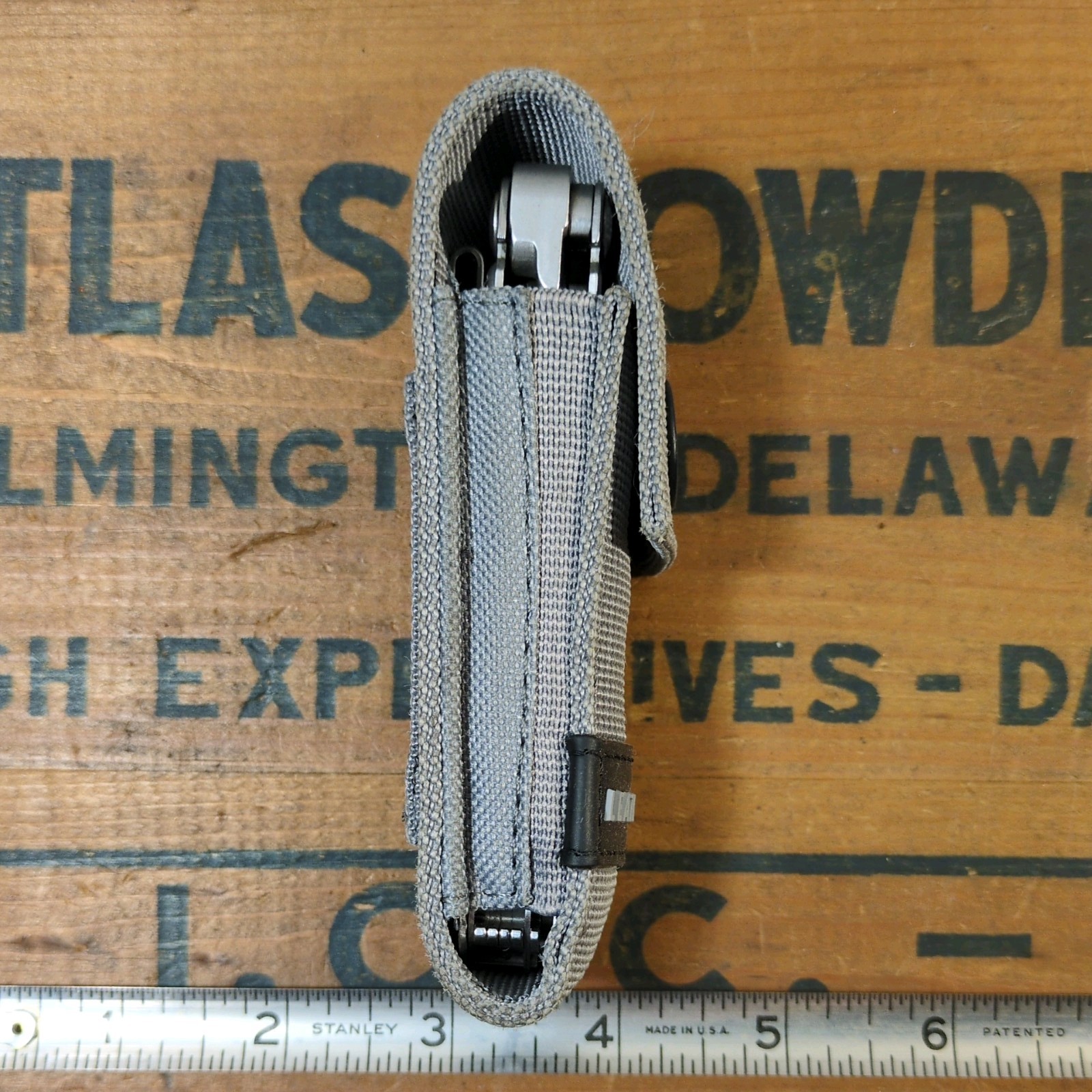 Leatherman FREE P2 Multitool Magnetic Lock 19 Tools Stainless Steel