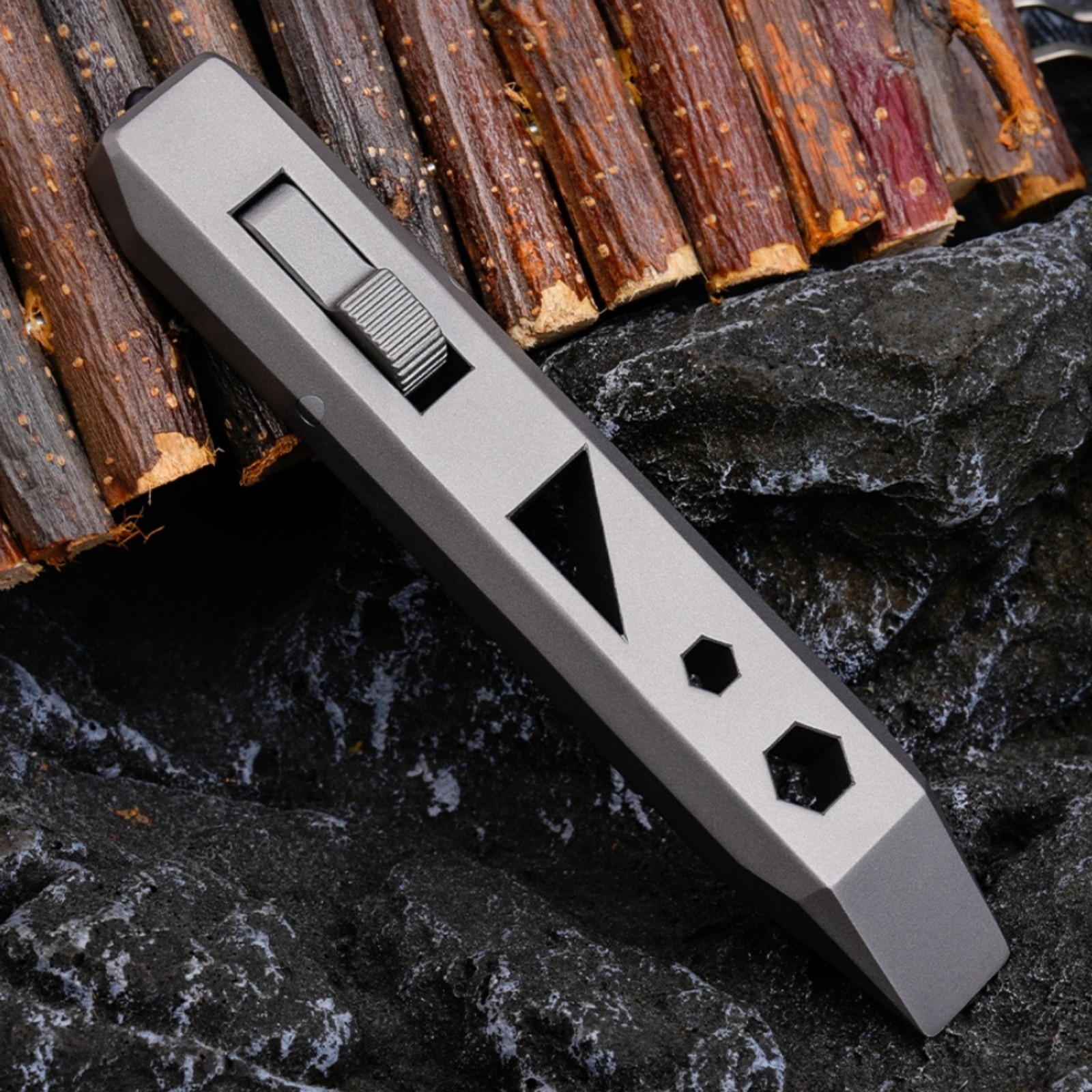 Titanium Alloy Pry Bar Multi-tool EDC Screwdriver Bottle Opener Nail Puller