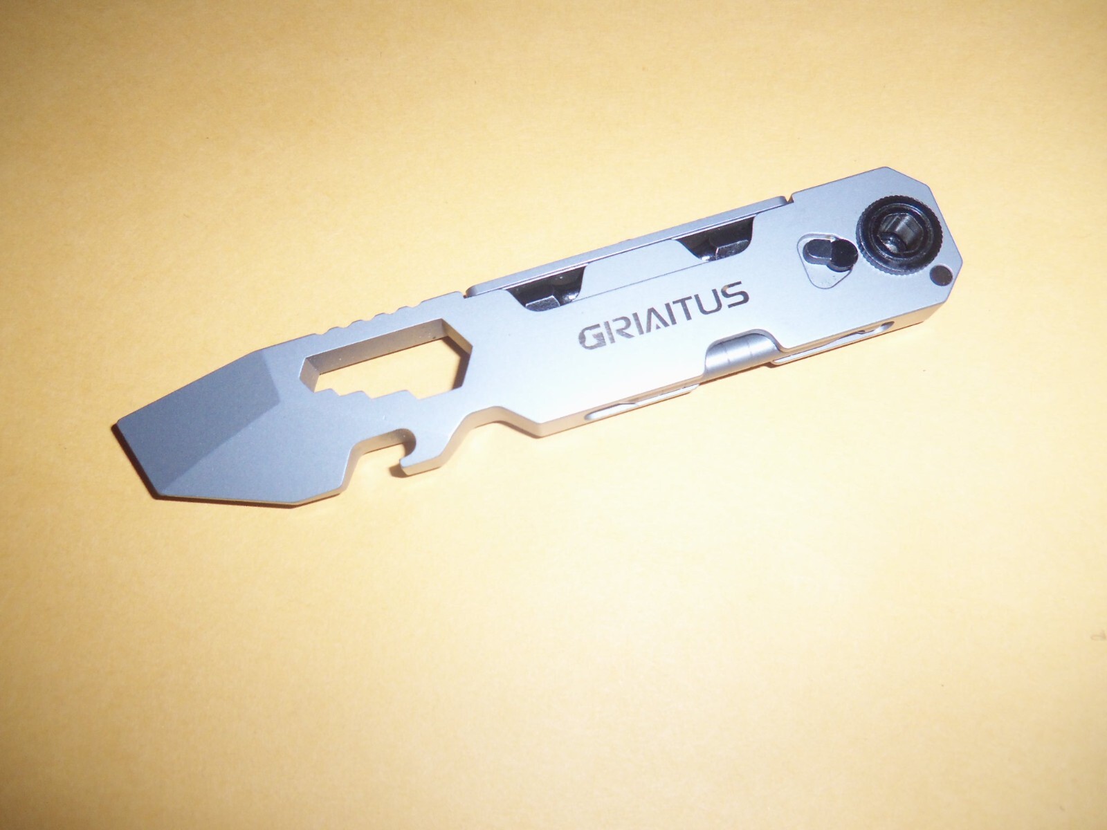 GIARIAITUS Prybar EDC 10 -In-1 Multi Tool With Ratchet Nice LOOK!