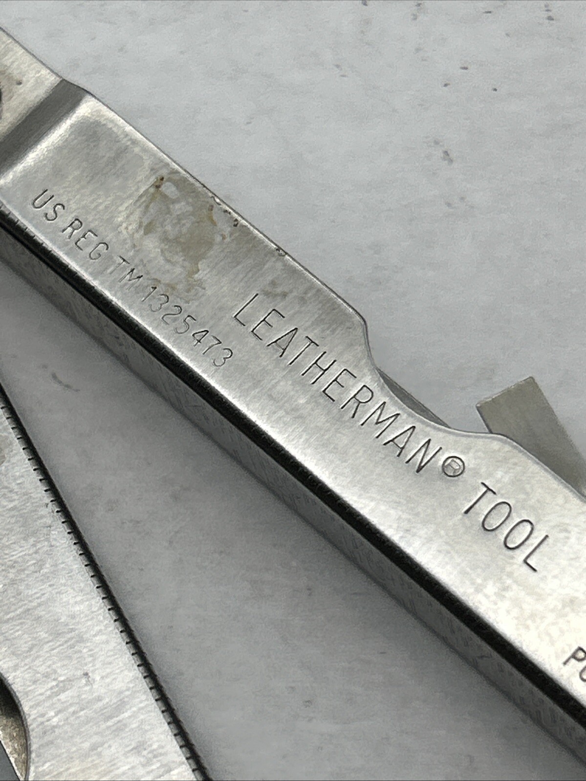 Retired 1995 Leatherman Multi-Tool US Reg TM 1325473 Portland OR & Leather Case