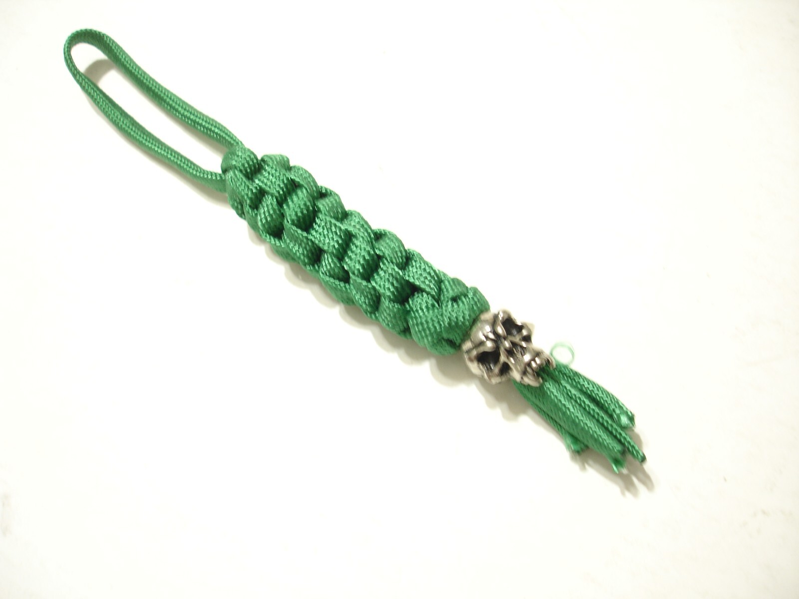 GREEN 550 PARACORD SILVERTONE SKULL BEAD KEY CHAIN / KNIFE LANYARD USA MADE NEW
