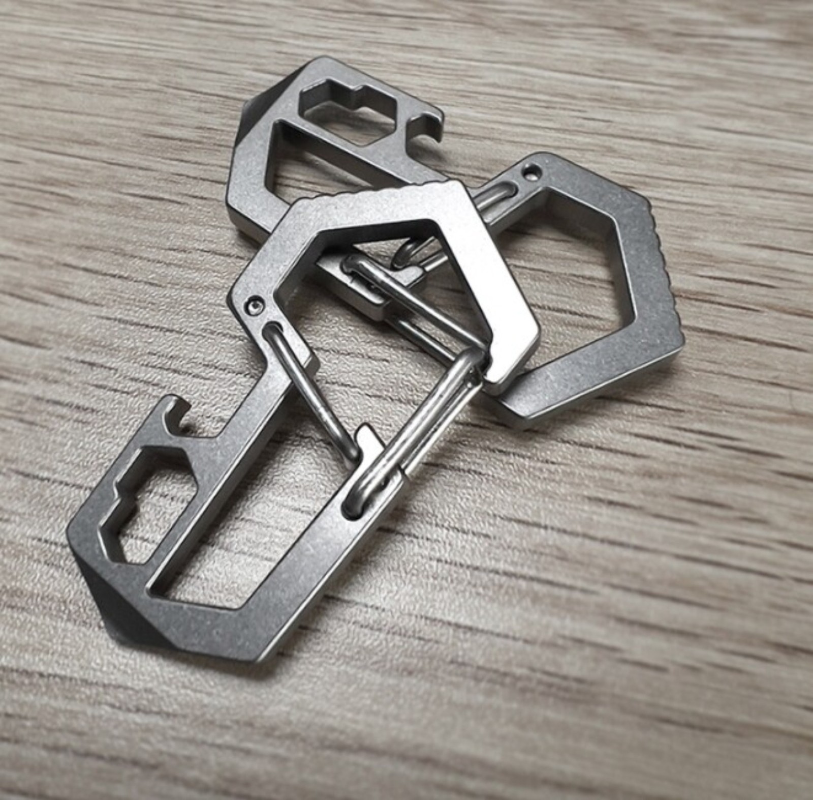 Titanium Alloy Keychain Carabiner Small Crowbar Opener Outdoor Multi Tool EDC
