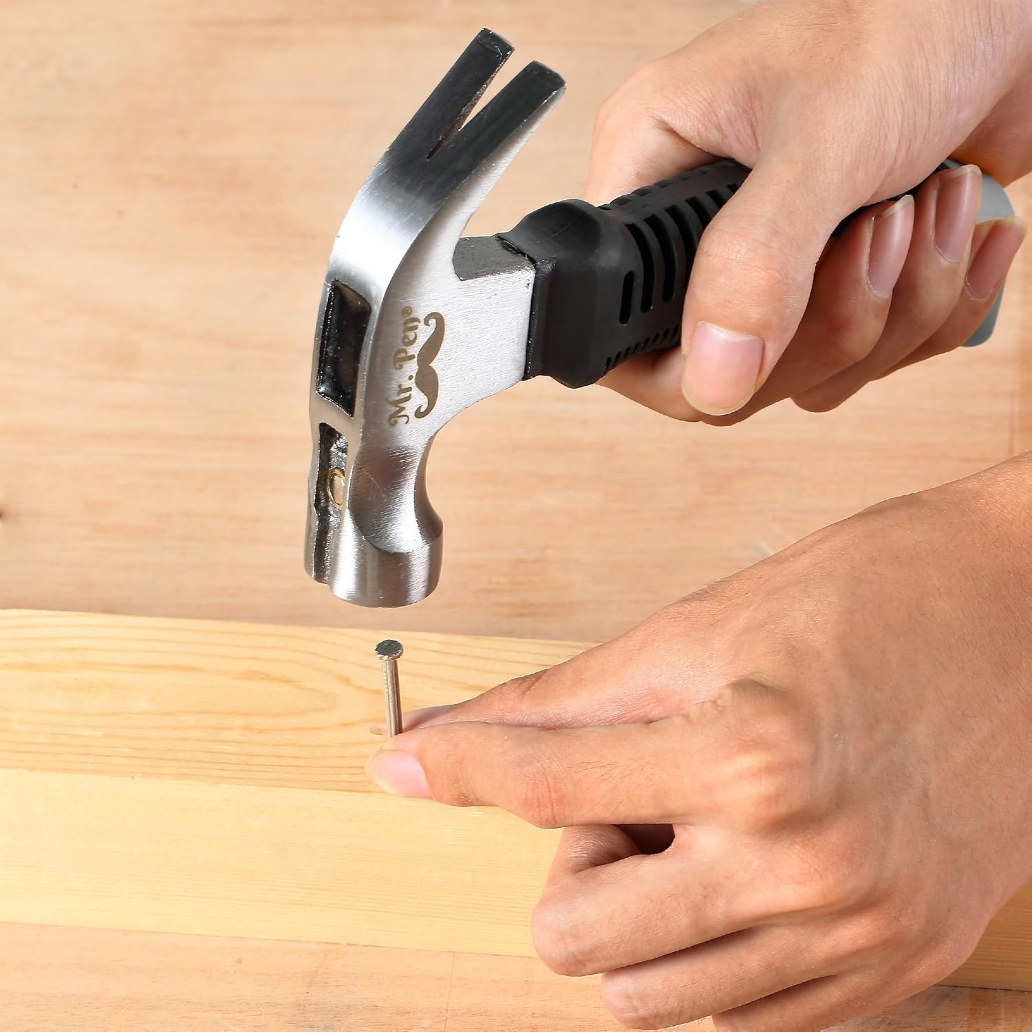 Durable 8oz Stubby Hammer with Magnetic Starter – Ideal for Precise DIY Projects