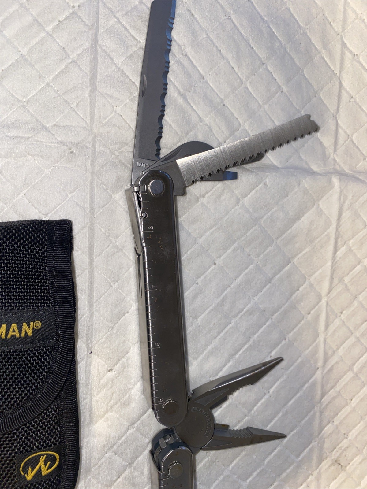 VINTAGE LEATHERMAN CORE MULTITOOL CONDITION USED