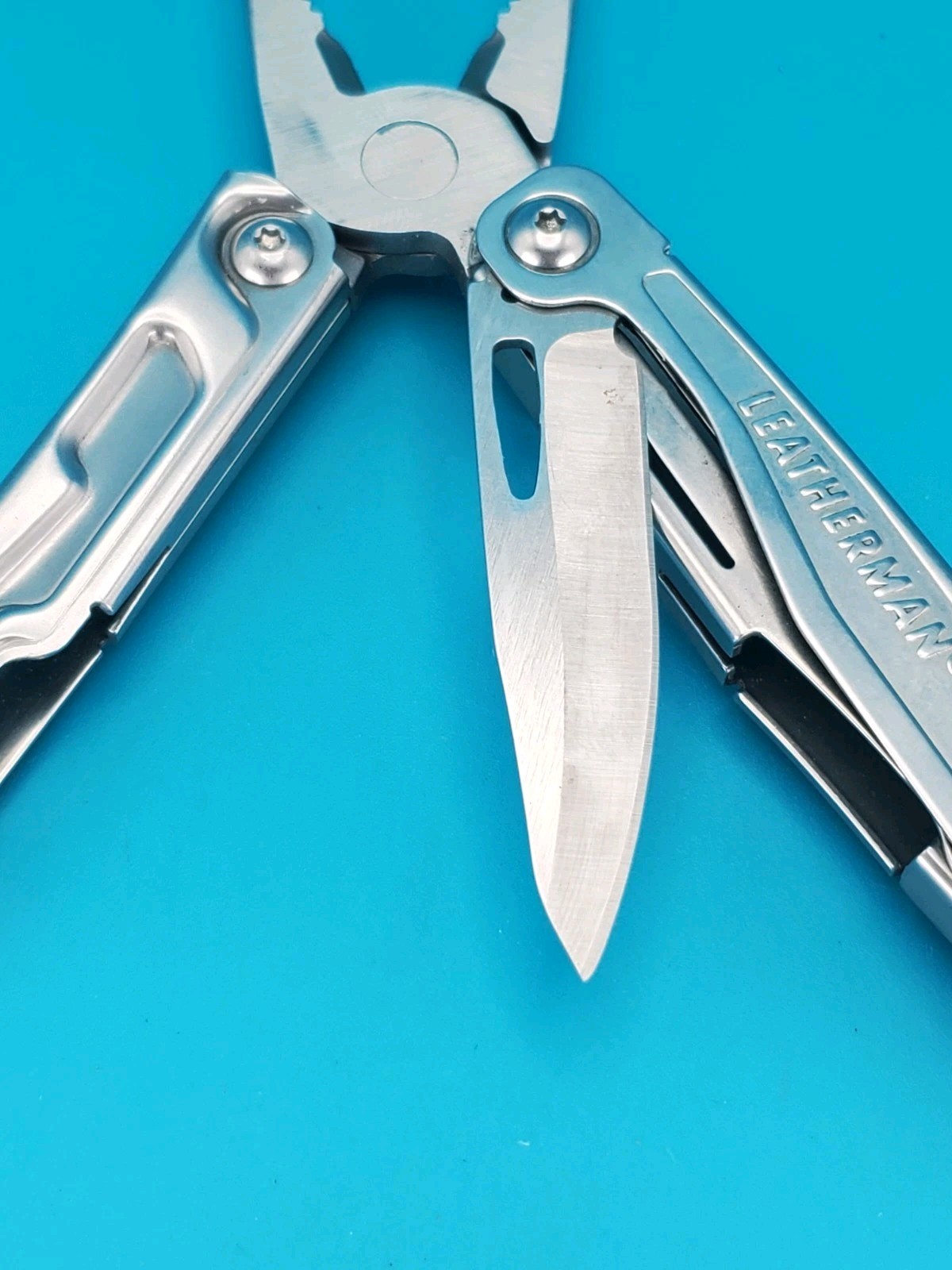 Leatherman Bolster 13 Tool Stainless Steel Multi-Tool!