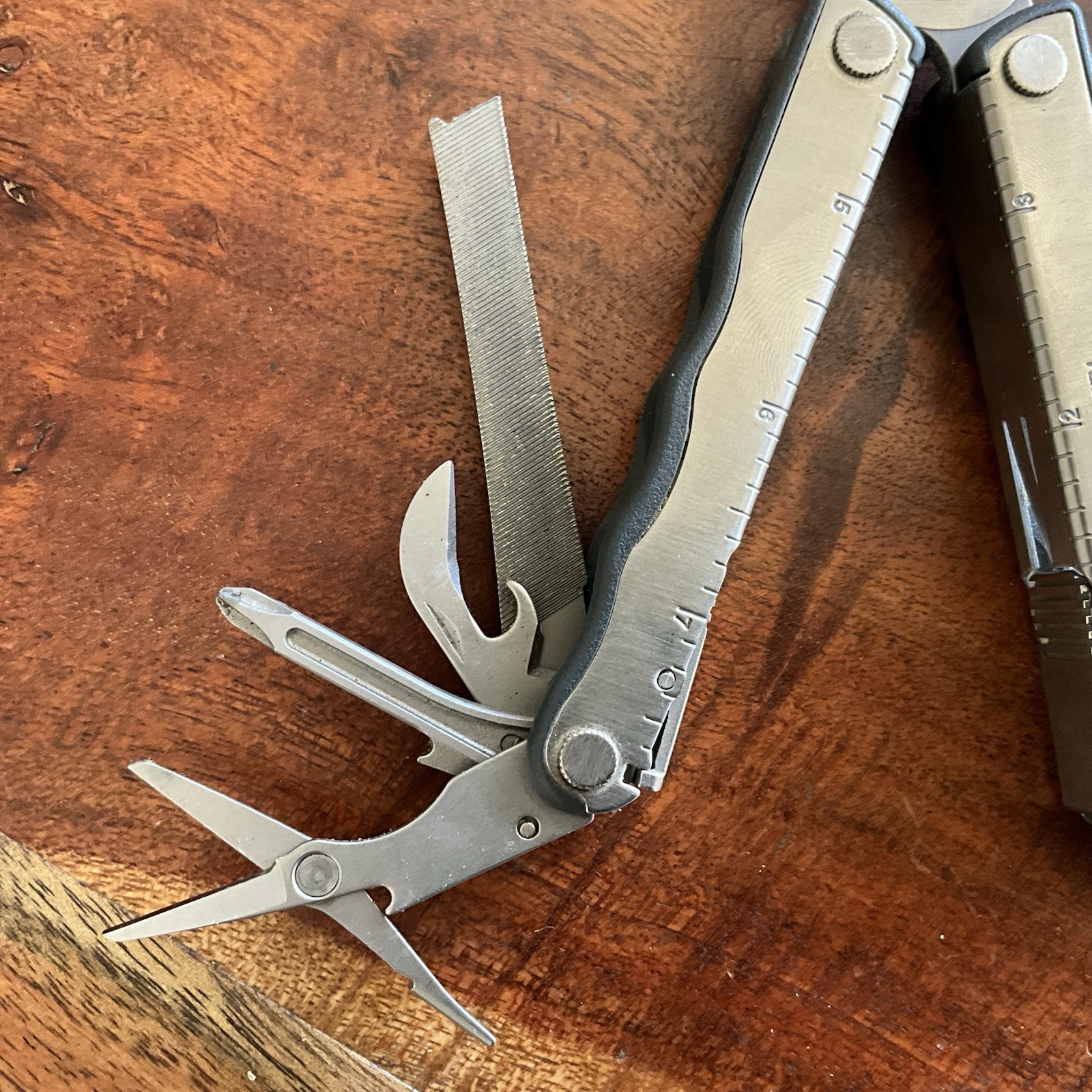 RETIRED Date Code 0607 (June 2007) Leatherman BLAST Multi-Tool w Leather Sheath
