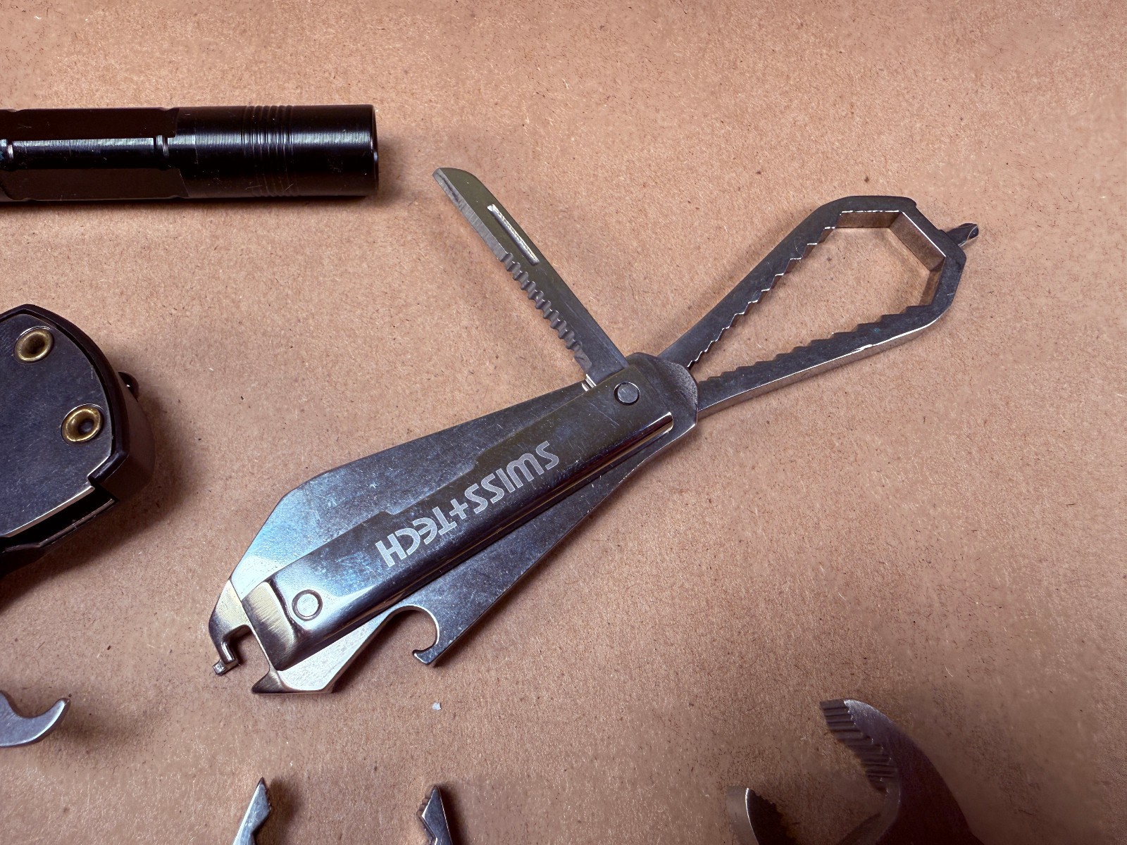 5 – SWISS+TECH MICRO MULTI TOOL STEEL PLIERS SCREWDRIVER FLASHLIGHT – Key Ring