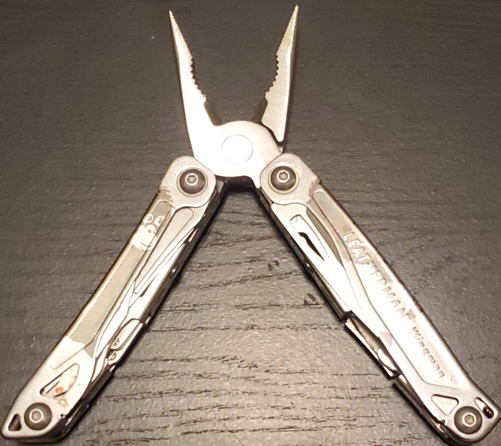 Leatherman Wingman Stainless Steel Multi-Tool Pocket Clip in PRIMO COND 038