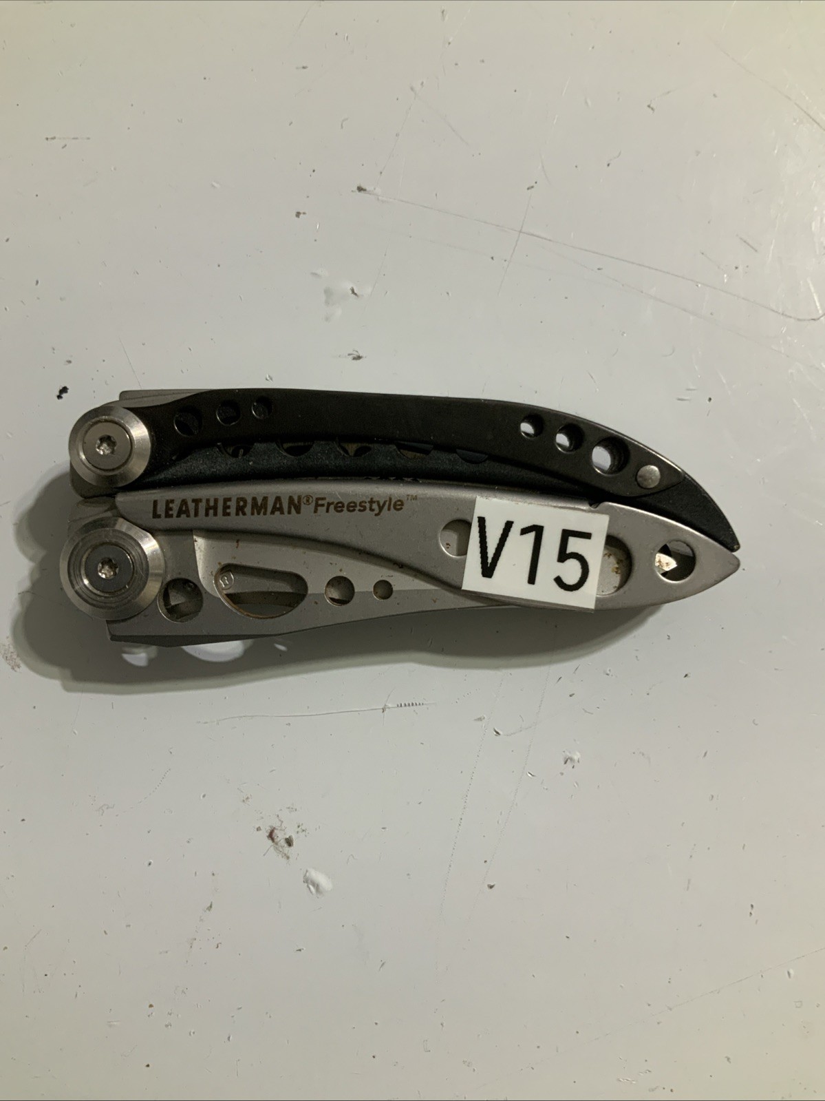 LEATHERMAN DISCONTINUED FREESTYLE MULTI TOOL KNIFE & PLIERS – V15
