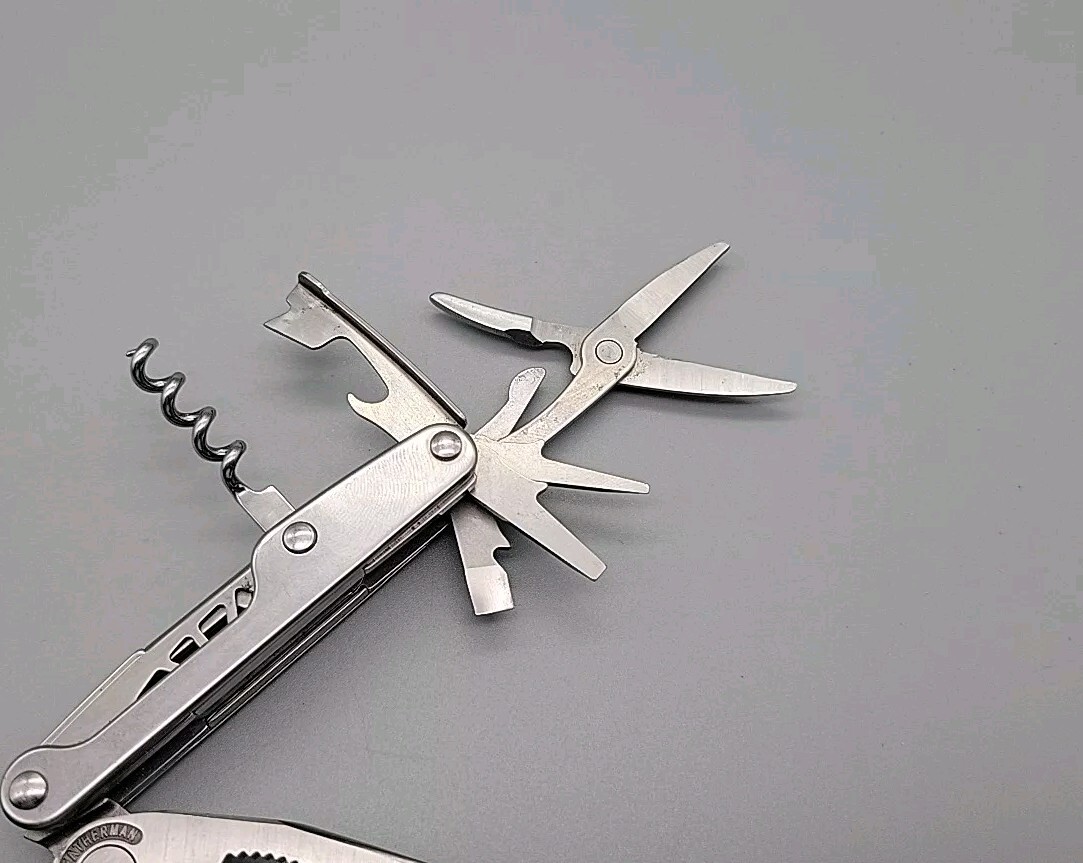Leatherman Juice CS4 Multi-Tool – Dated 0216 – Blue – Pliers * Retired *