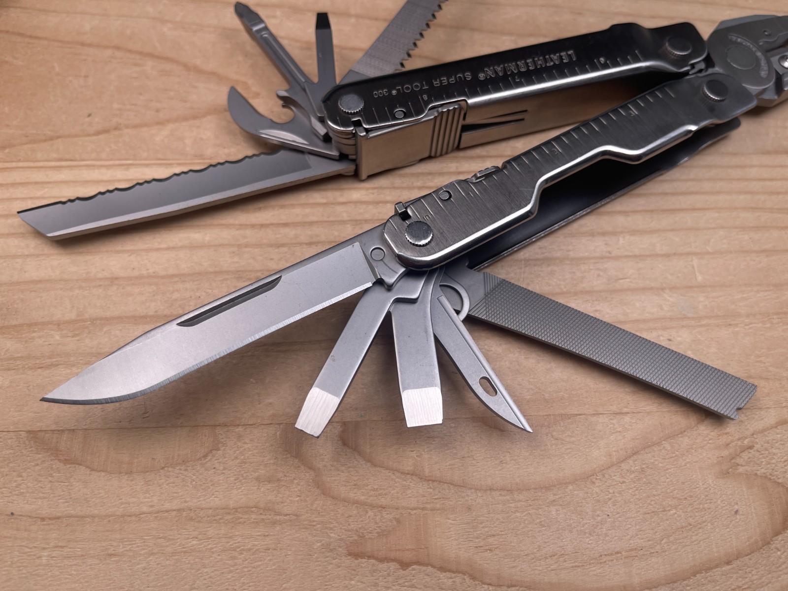 Leatherman Super Tool 300 Multi-Tool Knife 01/20 w/ Nylon Sheath – Very Nice!