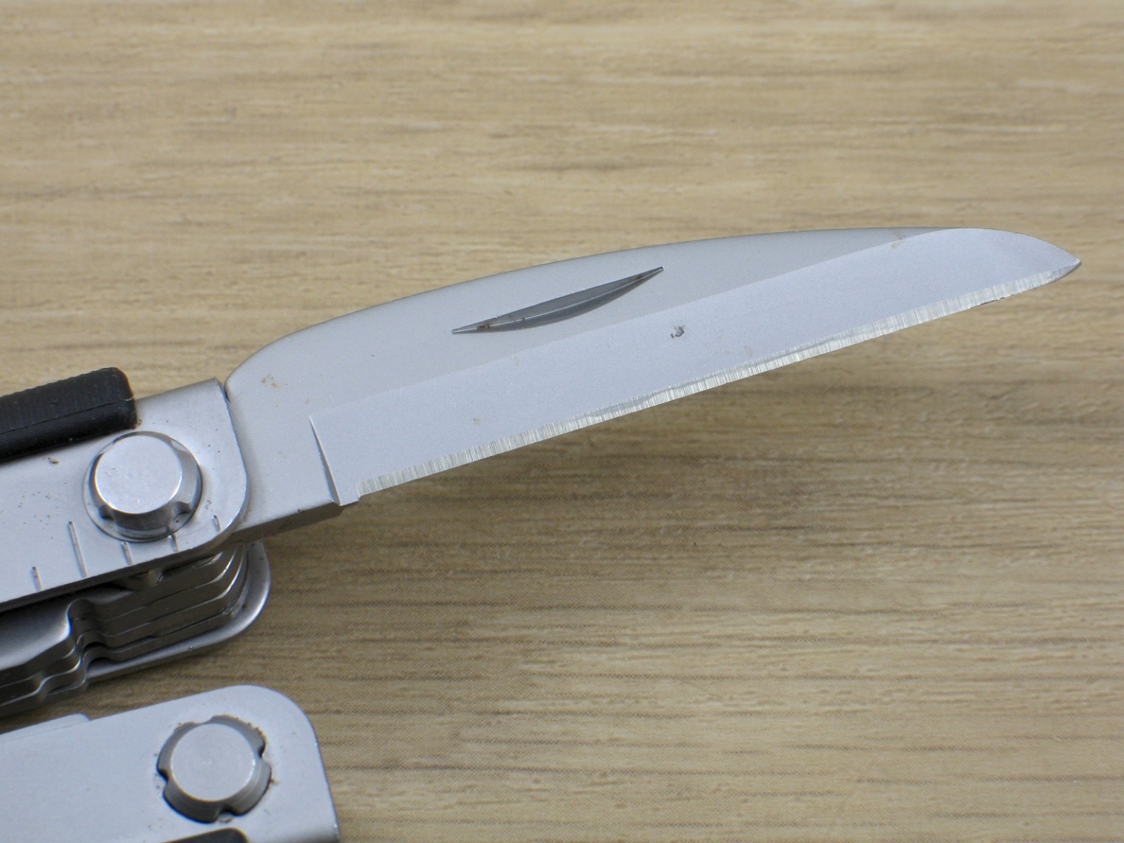 Gerber MP600 Basic Multi-Tool, Needlenose Pliers, Knife, Stainless, USA