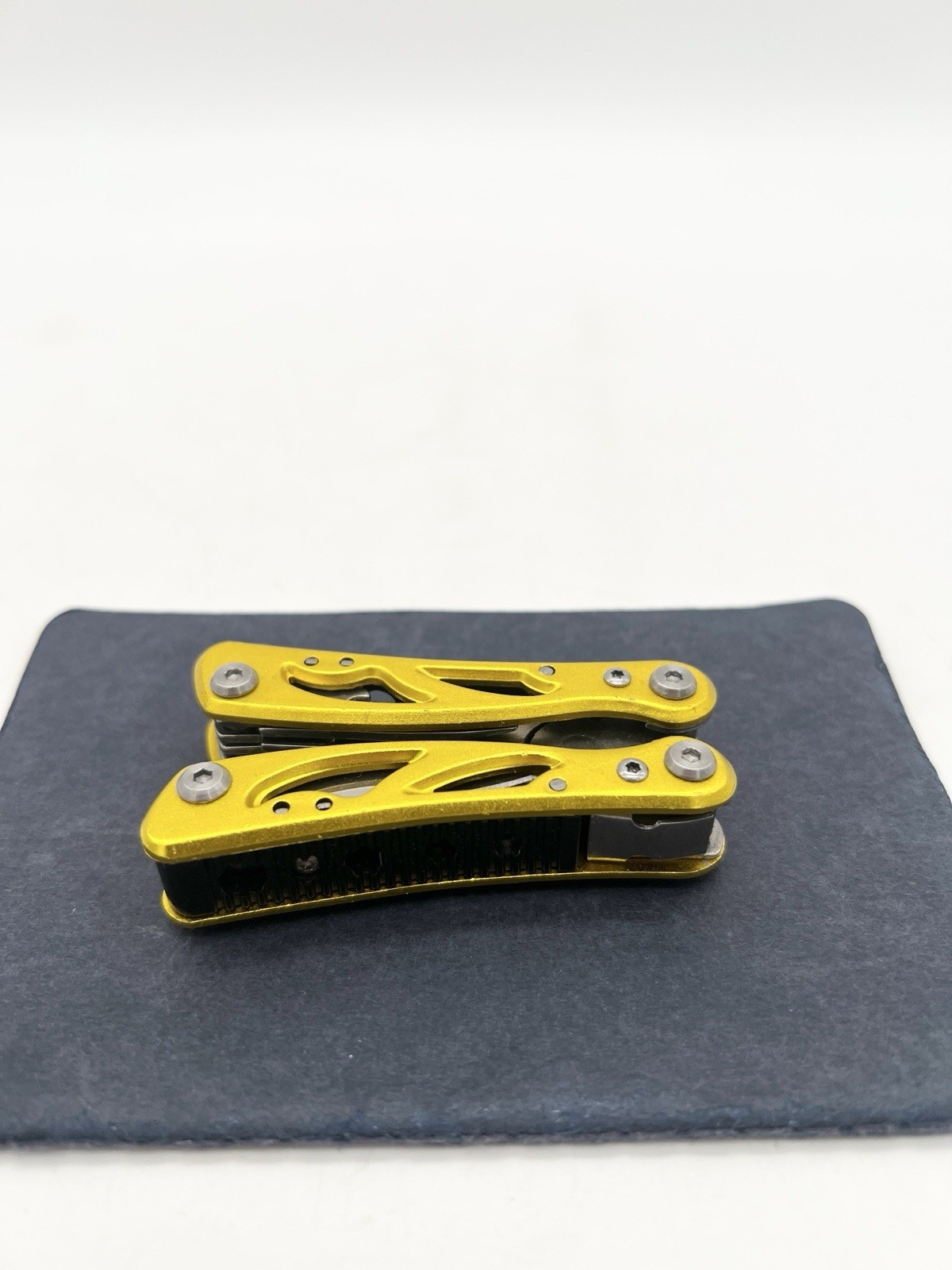 Stanley STHT0-70648 Mini Multi Tool Pliers Folding EDC Knife Screwdriver Yellow