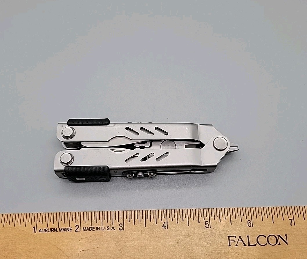 Gerber MP400 Compact Sport Multi-Plier Multi-Tool – Silver – Pliers, Knife