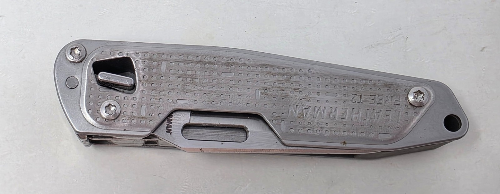 Leatherman FREE T2 Pocket Knife Multi-tool!