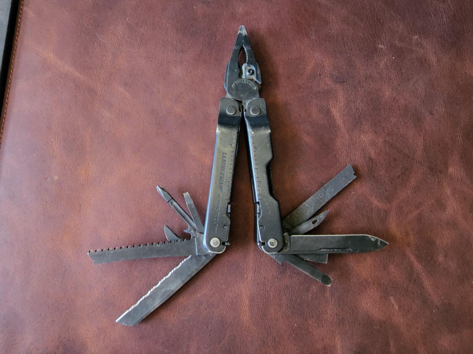 One Leatherman Super Tool 300 TSA Good Condition