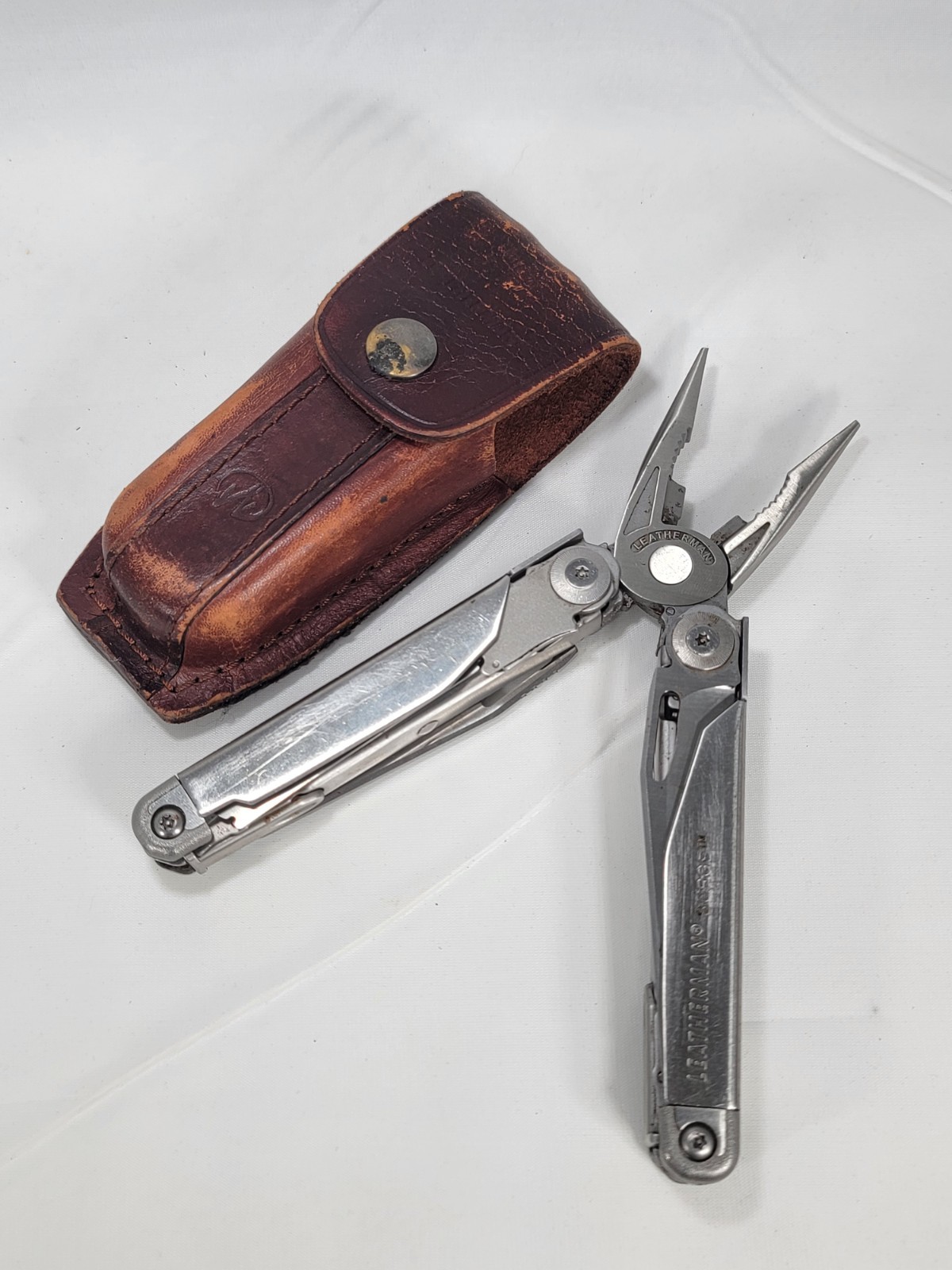 Leatherman Surge Multi Tool Stainless w/ Original High Quality Leather Sheath