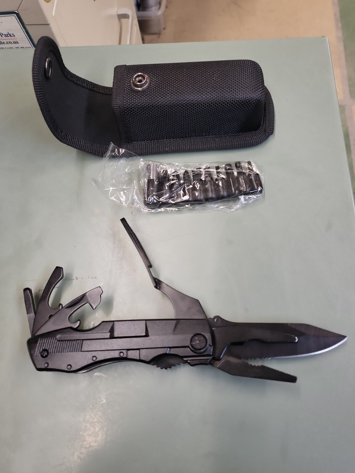 Multi Tool Unbranded, W/attachments