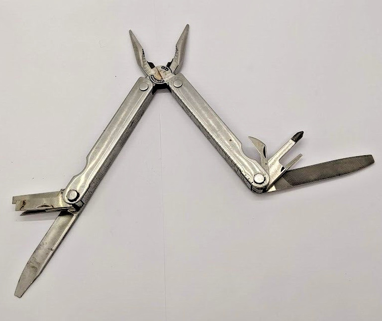 Leatherman US Reg TM1325473 Pocket Multi Tool Stainless Steel Plain Edge