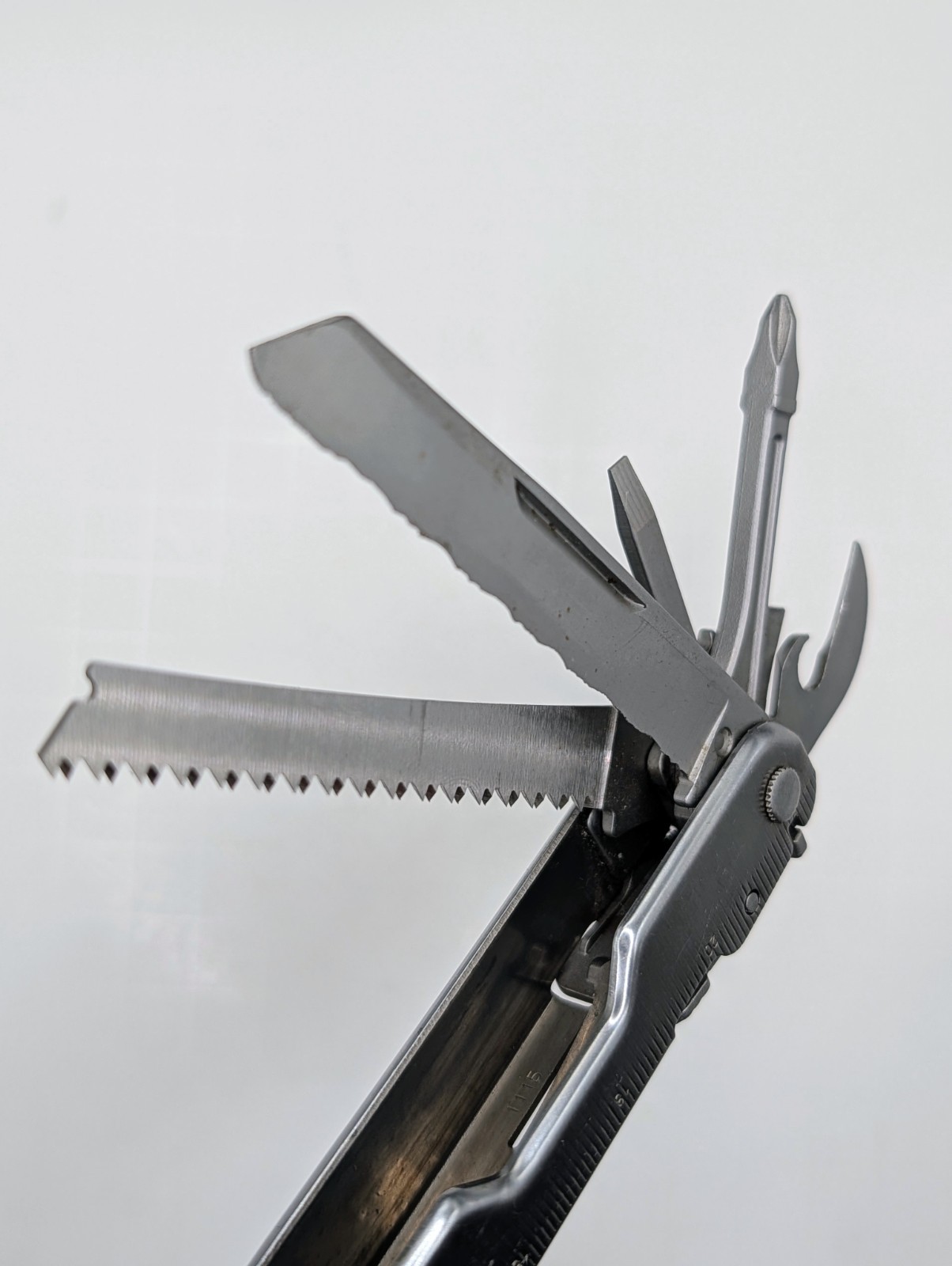 Leatherman Super Tool 300 Stainless 19-In-1 Multi-Tool w/Sheath