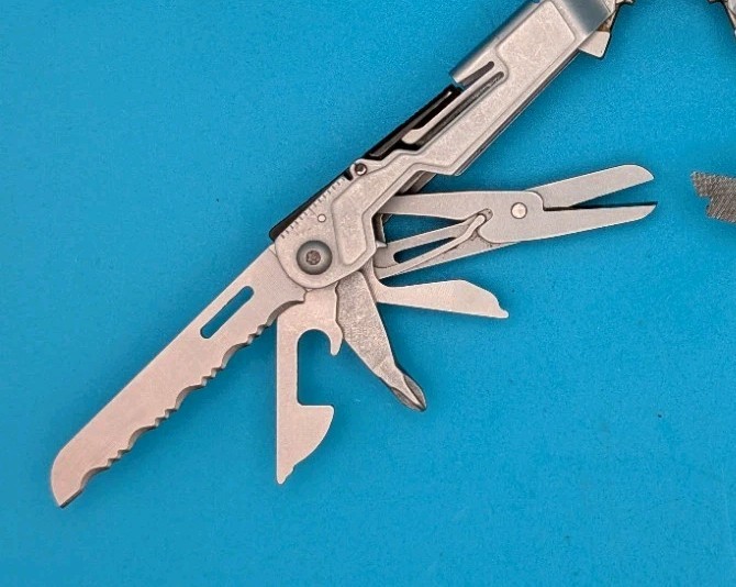 SOG PowerPint Tool Compact Lightweight Silver Multi-Tool!