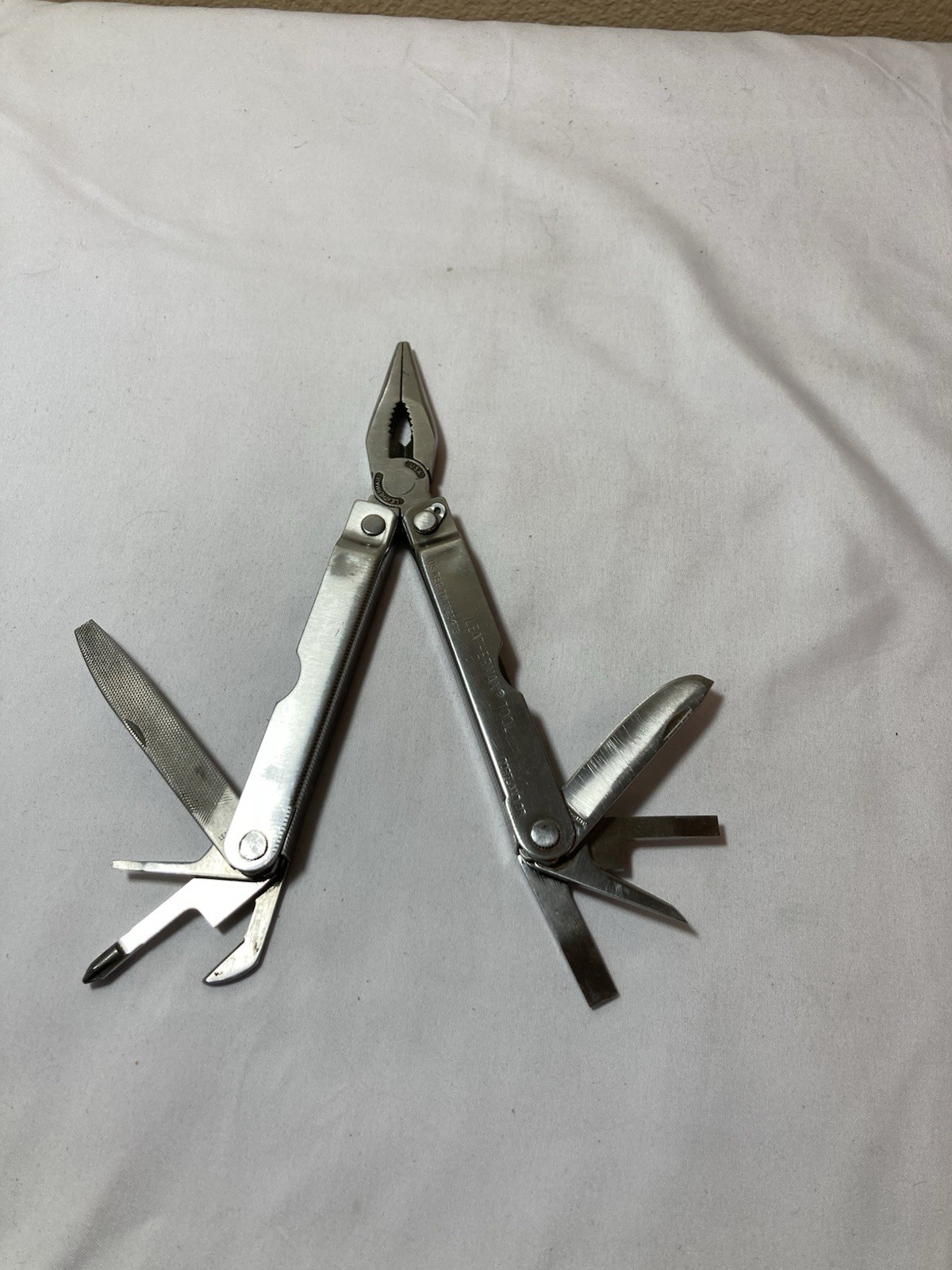 Vintage Original Leatherman TM 1325473 Multi Tool With Leather Sheath