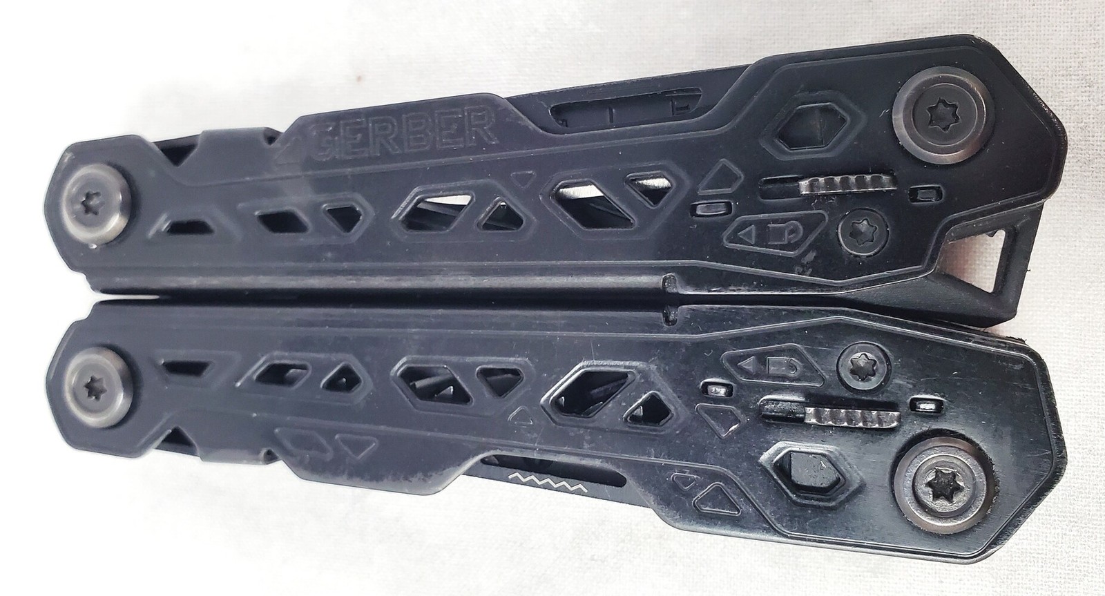 Gerber Gear Truss 17-In-1 Tactical EDC Needle Nose Pliers Multi Tool – All Black