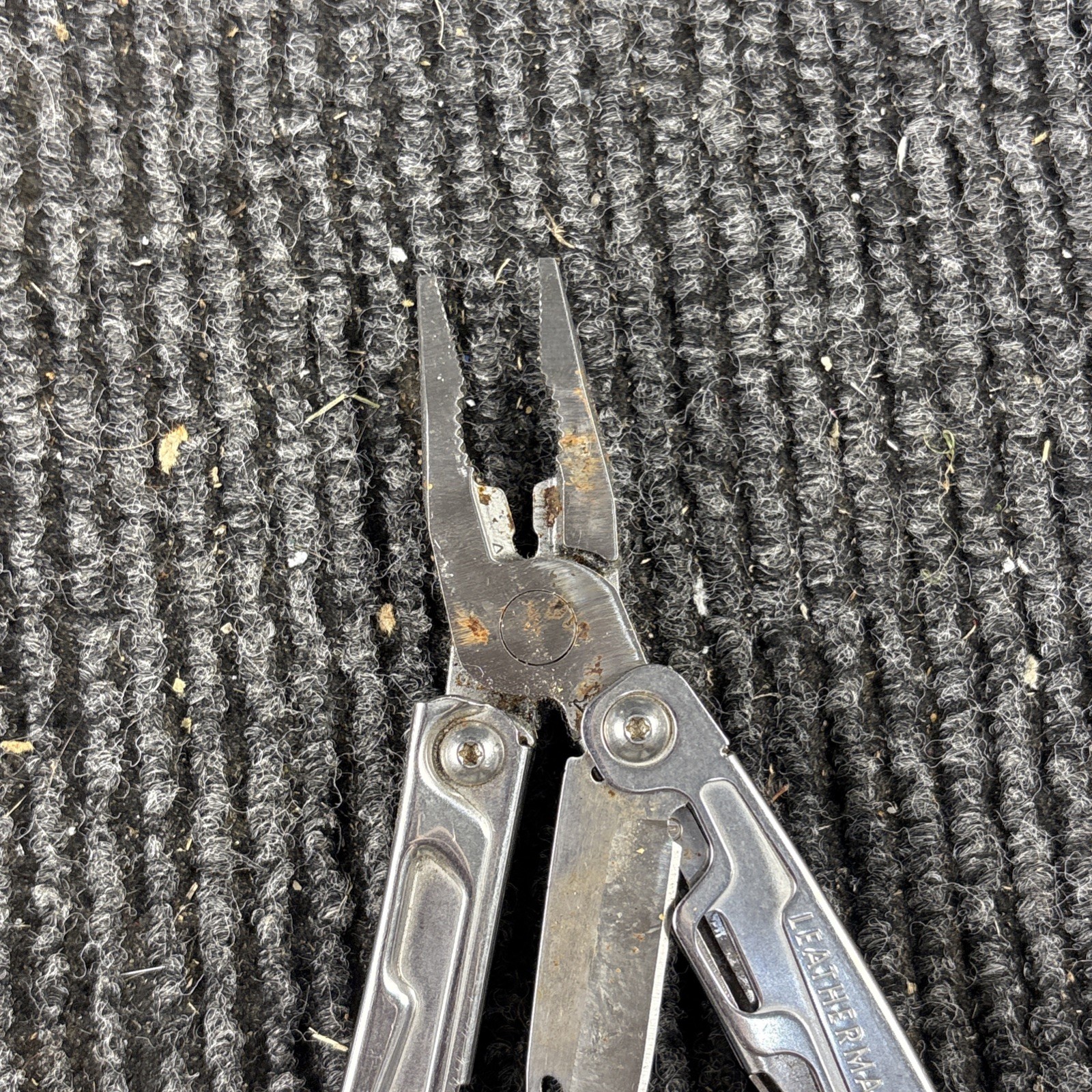 Leatherman Rev 3.8″ Multi-Tool, Stainless! USED (052)