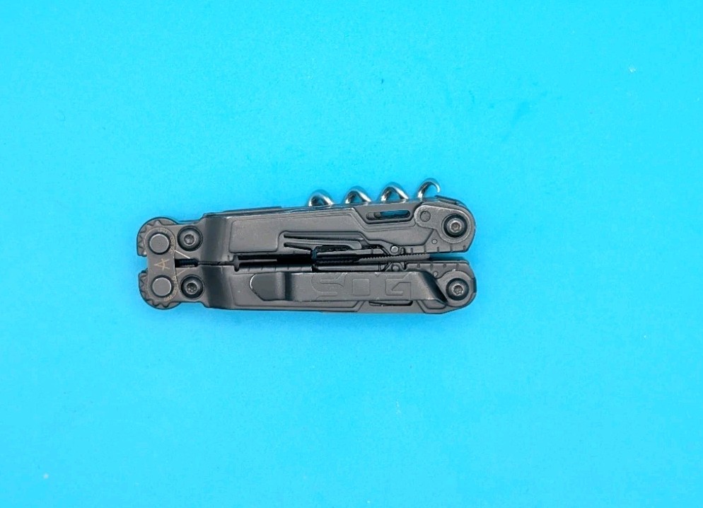 SOG Powerlitre Screwdriver Corkscrew Needlenose Pliers Knife Multi Tool! Black!