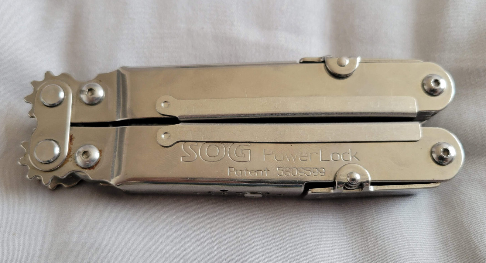 Vtg SOG USA PowerLock V-Cut Patent 5809599 Stainless Multi-Tool w/ Sheath