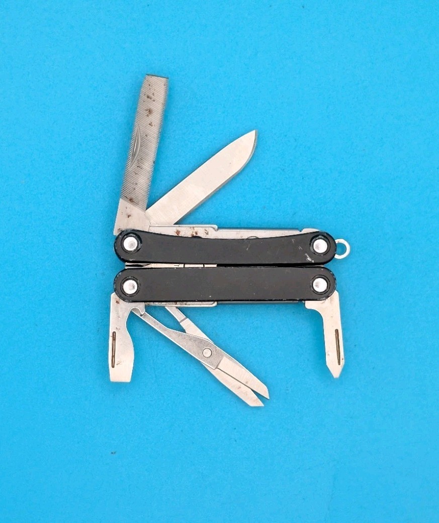 Leatherman SQUIRT PS4 Multi-Tool With Pliers Scissors Knife BLACK!