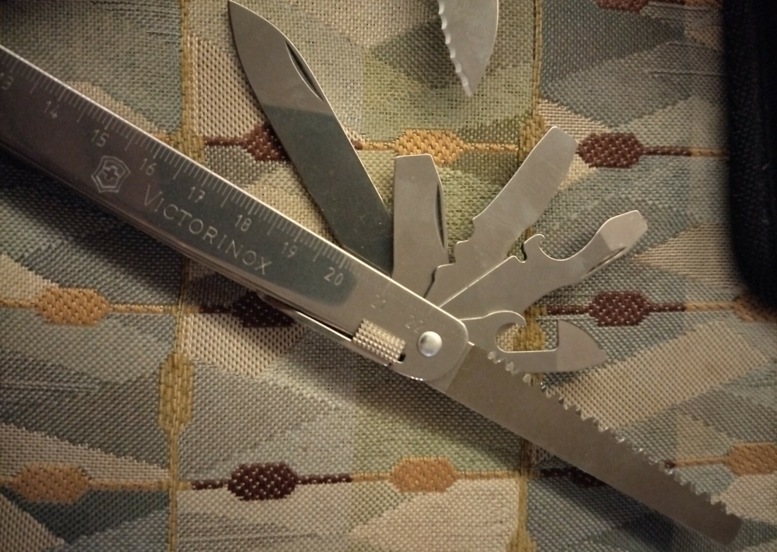 Vintage Authentic Rare ARMY VICTORINOX SWISS TOOL STAINLESS w/ CASE SWITZERLAND