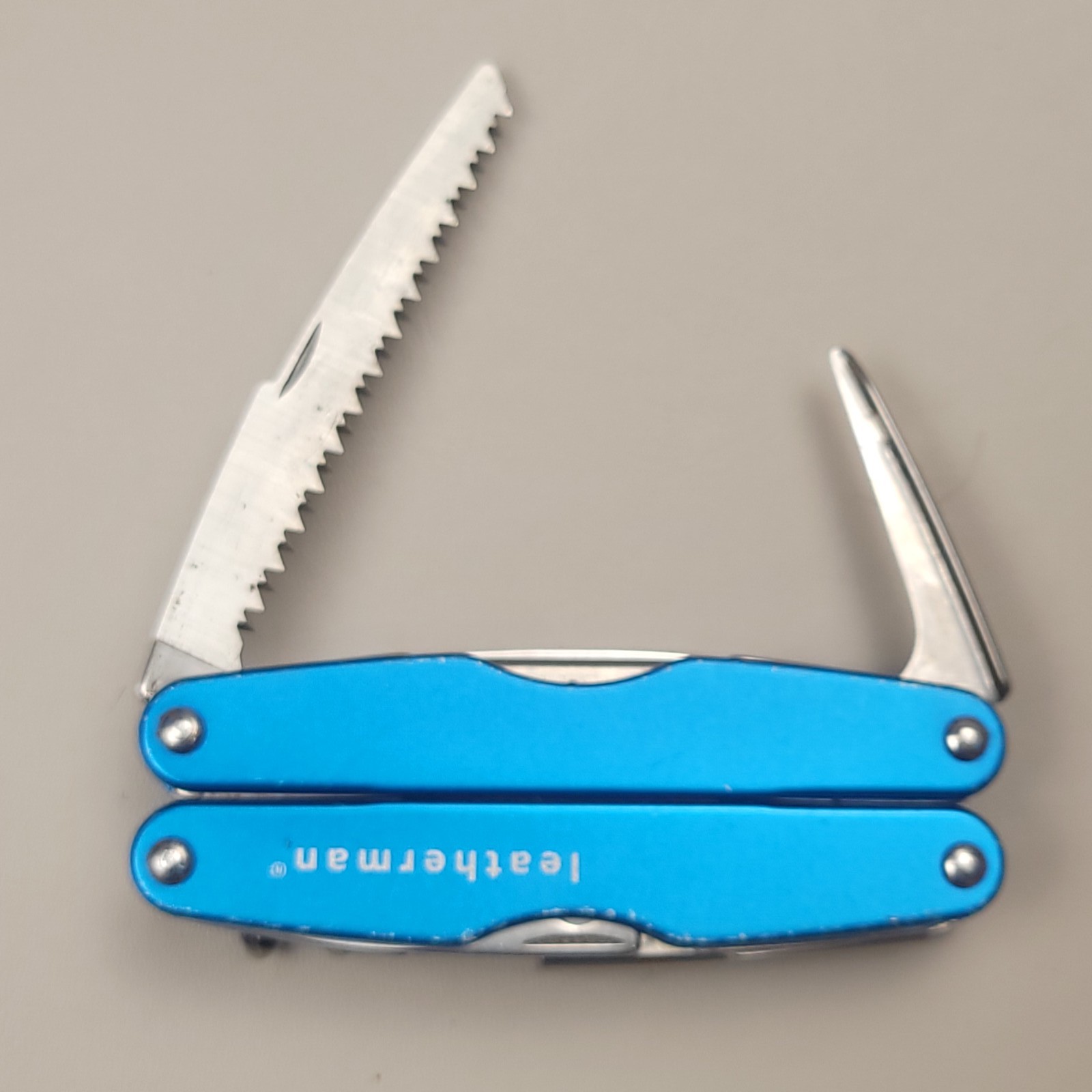 Leatherman Juice CS4 Blue Multi-Tool Pliers Pocket Knife 420HC Slipjoint