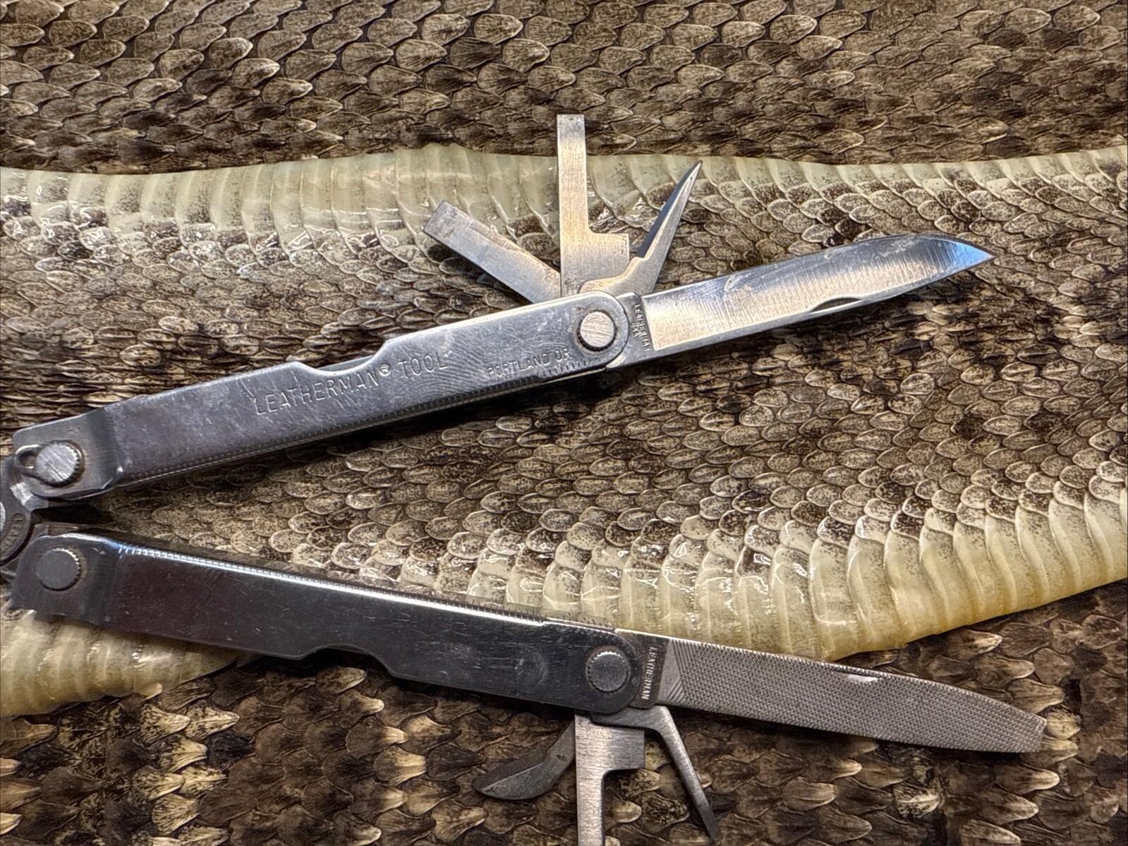 Vintage “LEATHERMAN” Multi-Tool Portland OR. USA w/Leather Sheath Very Clean