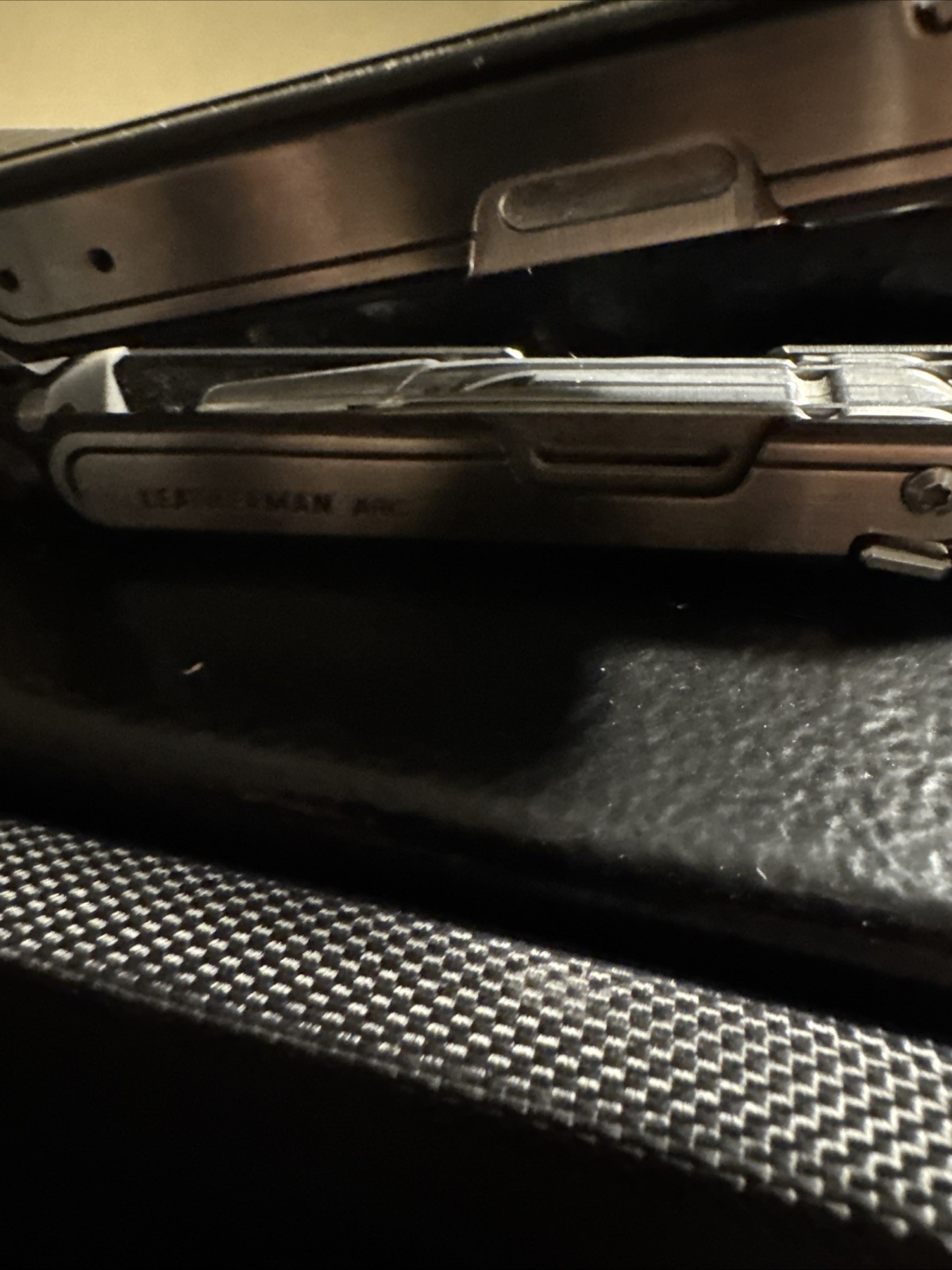 Leatherman ARC Premium Multitool – MagnaCut Blade – Excellent Condition