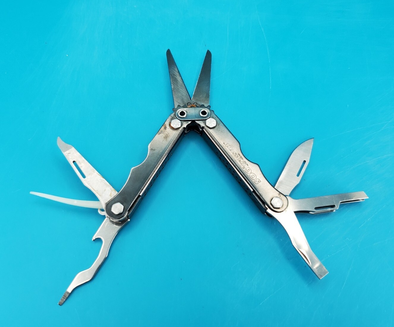 SOG Crosscut Multitool Knife! BLACK!