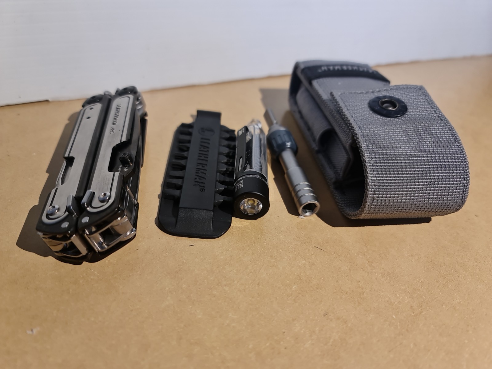 Leatherman ARC Multi Tool MagnaCut Blade With Ratchet / Bit Kit / Led Torch