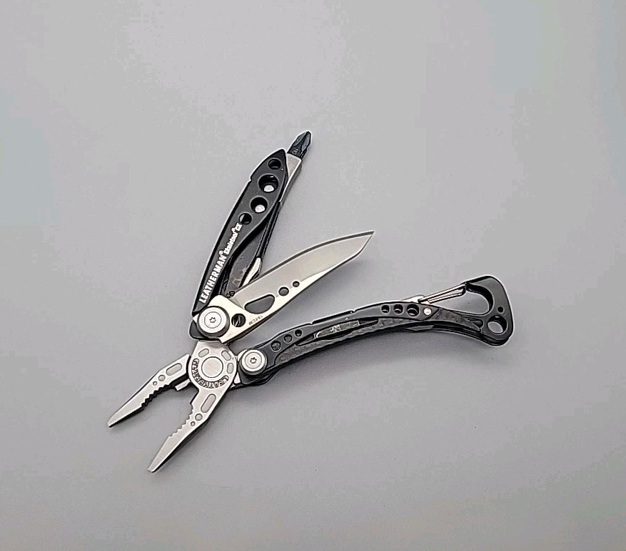 Leatherman Skeletool CX Multi-Tool – Dated 1018 – Plain Edge 154CM Blade