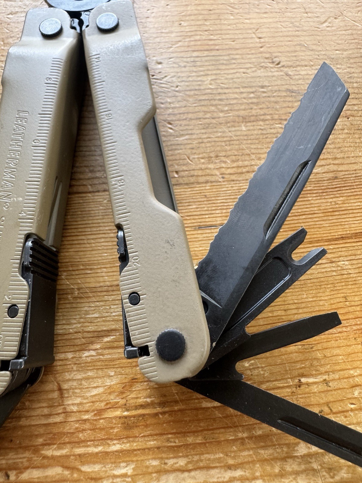 Leatherman Super Tool 300M Multitool Coyote Tan Black Oxide w/ Brush Adapter