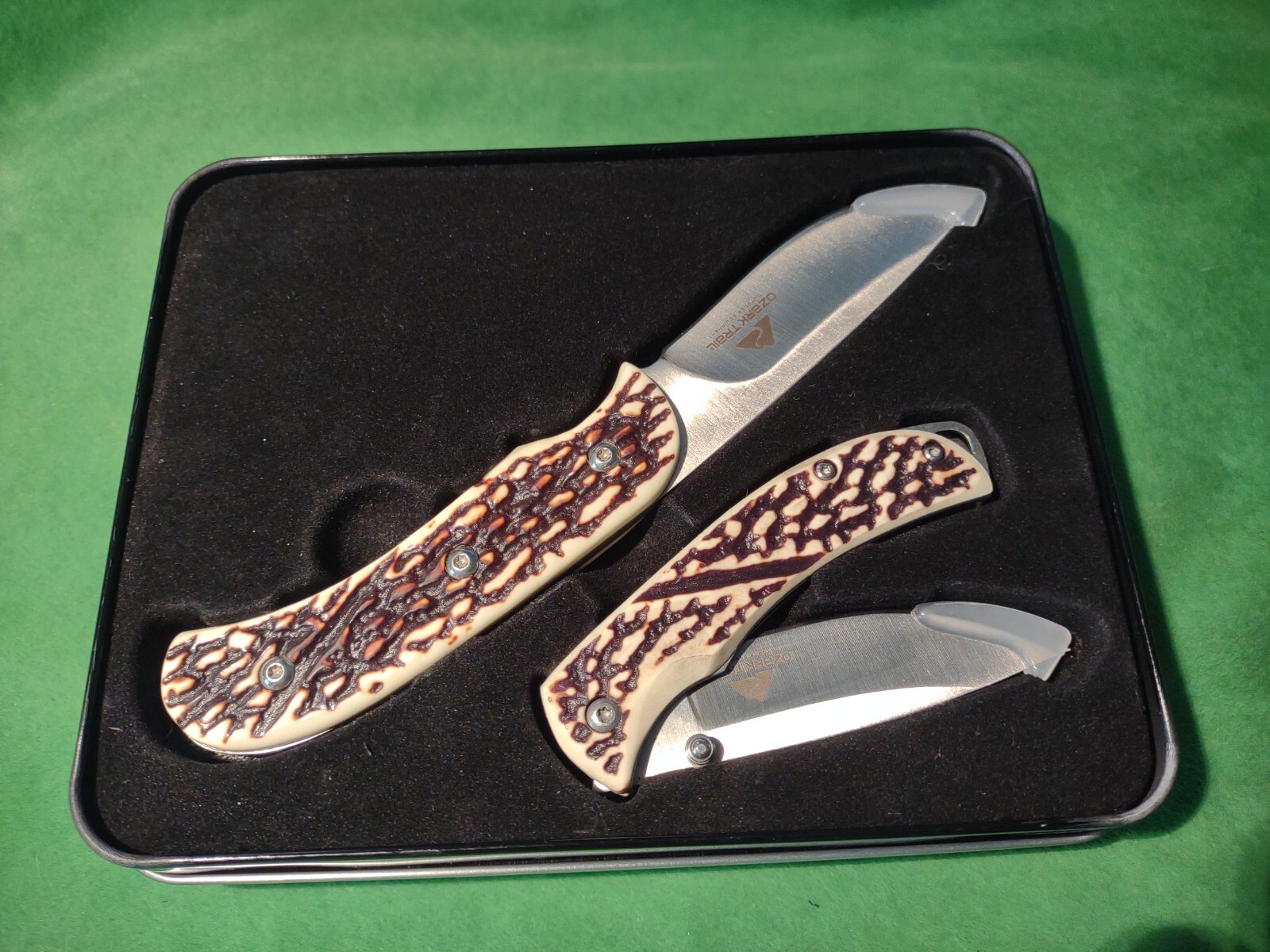 Ozark Trail 2 Piece Pocket Folding Knife Set With Collector’s Tin Box Gift