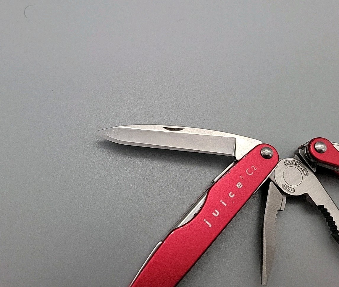 Leatherman JUICE C2 Multi-Tool – Dated 1103 – Red – Retired – Boys Life LOGO