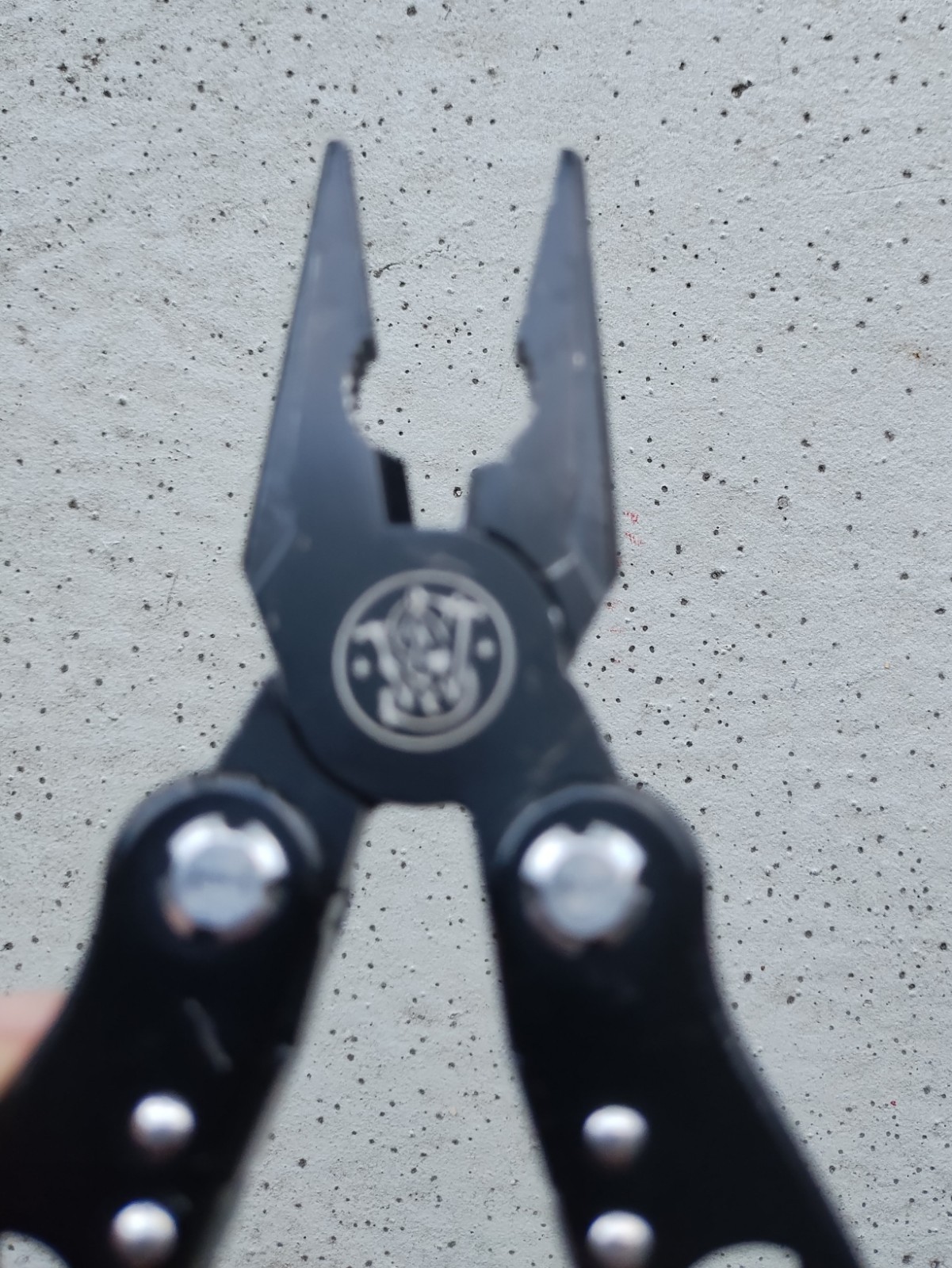 SMITH & WESSON S&W 16 FUNCTION MULTI-TOOL BLACK, EXCELLENT CONDITION, LOT OF 2