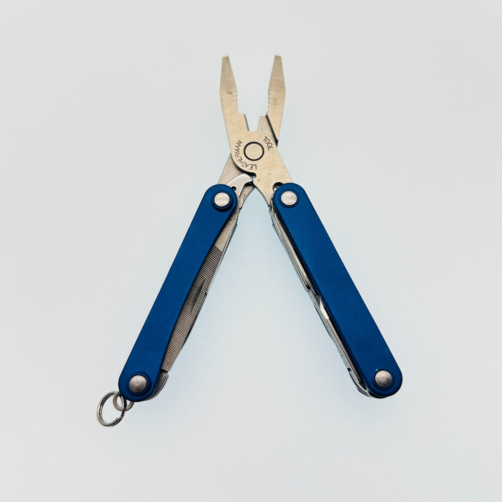 Leatherman Squirt PS4 BLUE – 8-in-1 Keychain Multi-Tool Discontinued (CODE25)