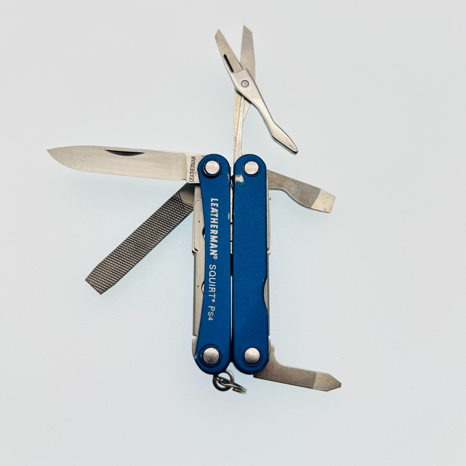 Leatherman Squirt PS4 BLUE – 8-in-1 Keychain Multi-Tool Discontinued (CODE25)