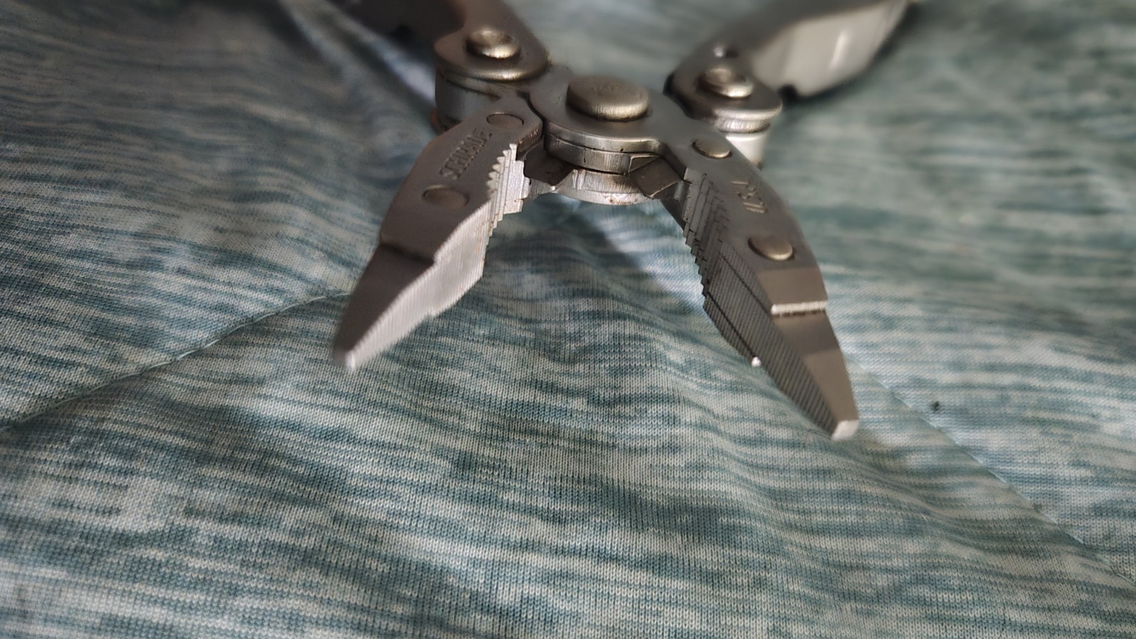 VINTAGE SCHRADE ST1 MULTI TOOL WITH LEATHER SHEATH EXCELLENT CONDITION.