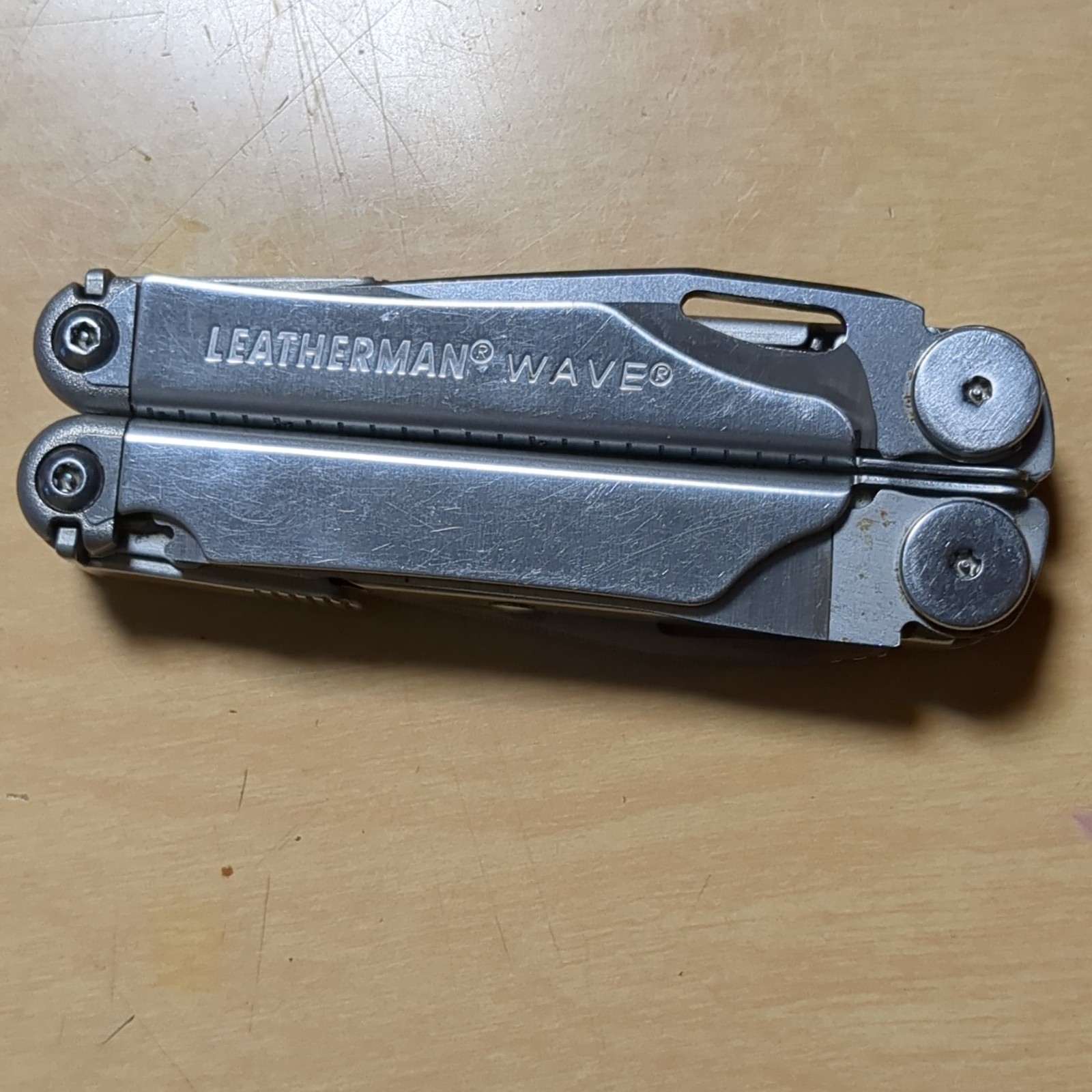 Leatherman Wave Multi-Tool Silver Stainless Steel Sheath Plier Knife Saw